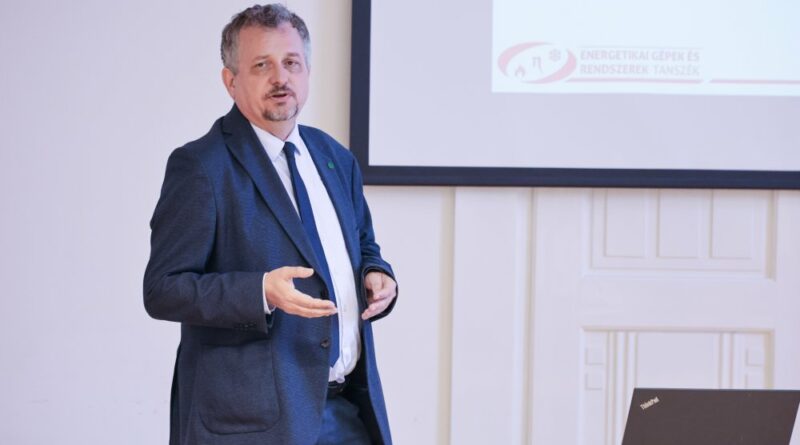 Imre Attila BME - zöld akku kutatások - kép: Green.hu